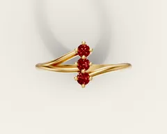 Ruby trio ring in 18k yellow gold